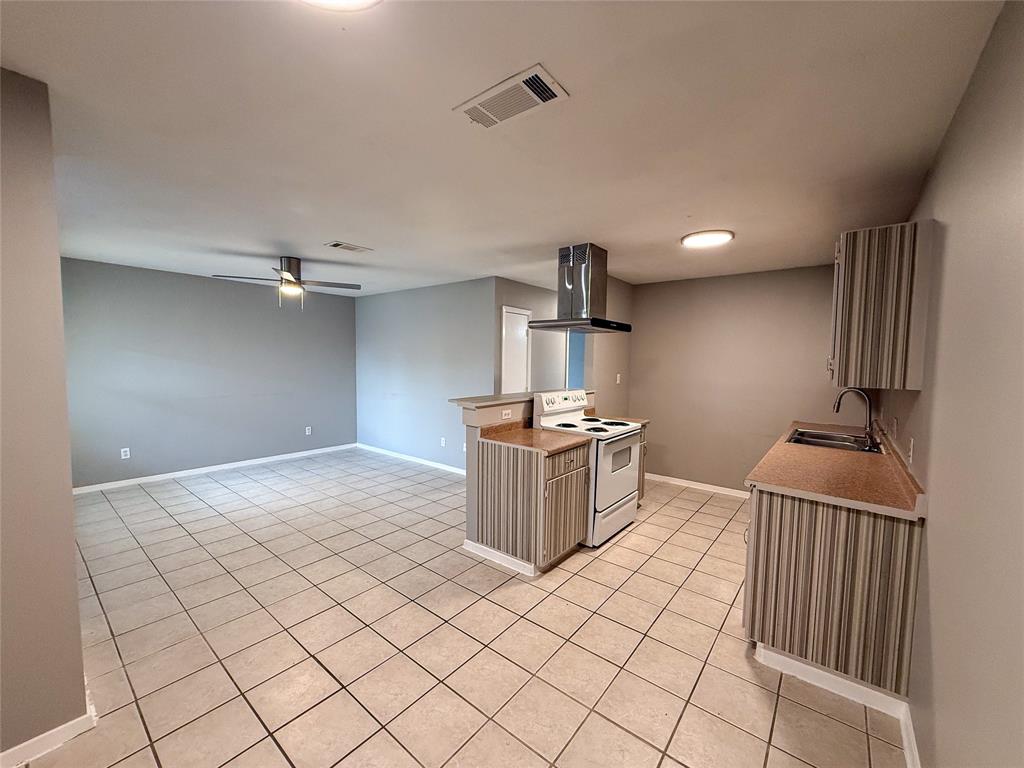 1904 San Rafael Street Property Photo 1