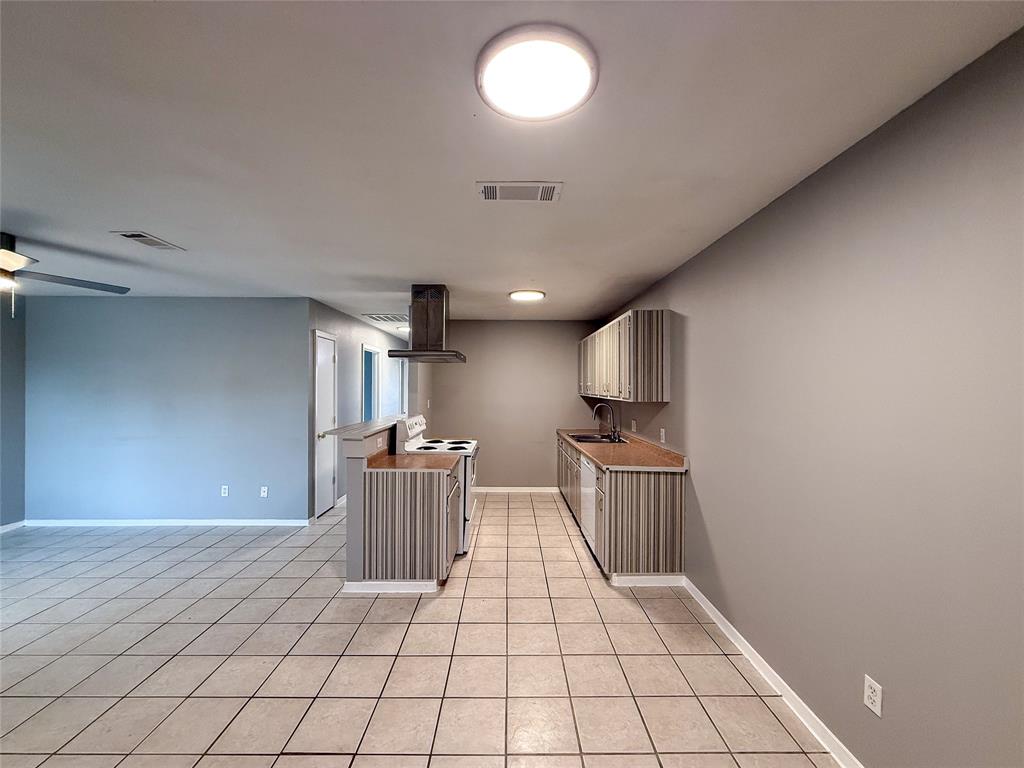 1904 San Rafael Street Property Photo 6