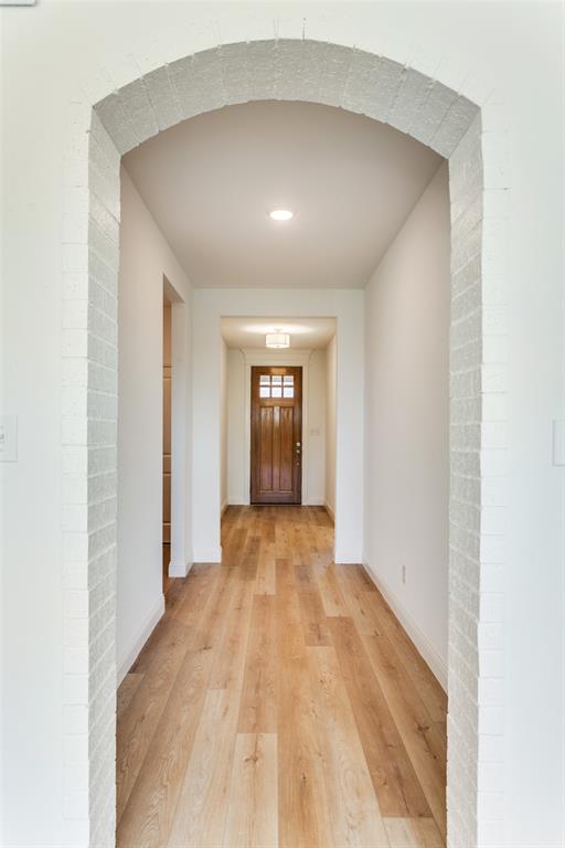 2716 Glasgow Way Property Photo 2