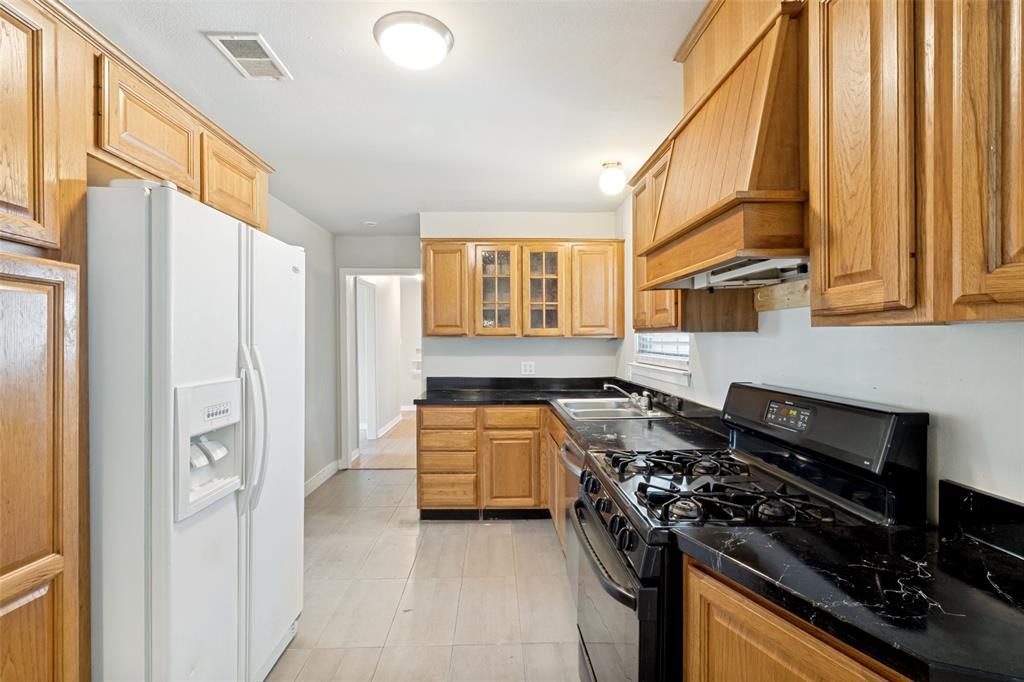 10932 Dunaway Drive Property Photo 7
