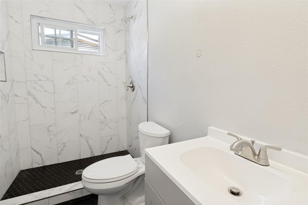 10932 Dunaway Drive Property Photo 18