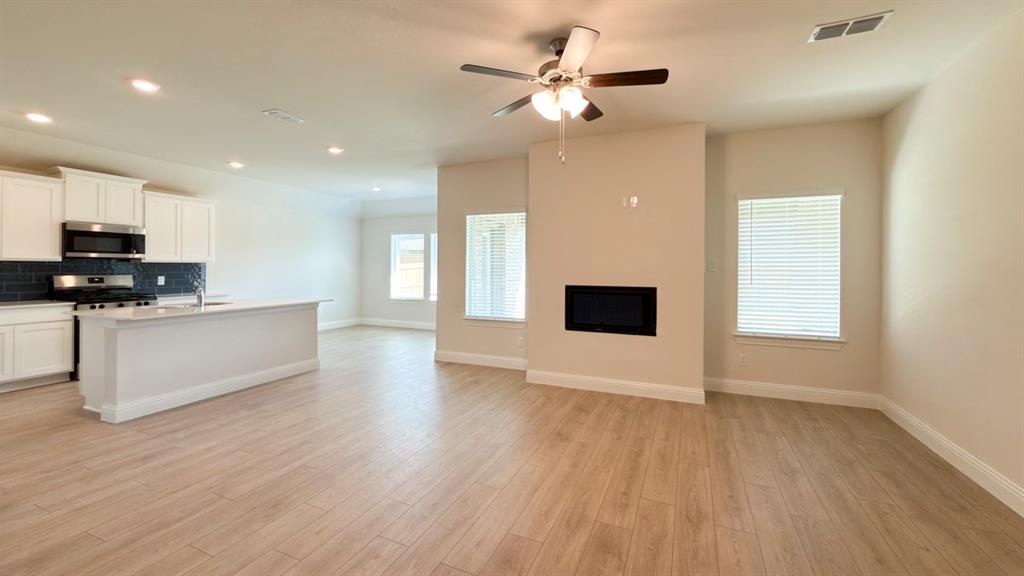 9512 Bently Boulevard Property Photo 4