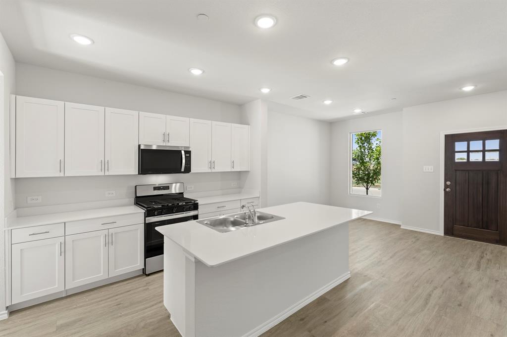 5232 Roll Cast Road Property Photo 6
