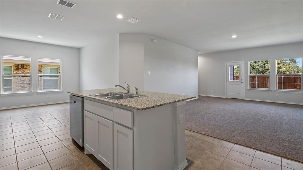 106 Davis Lane Property Photo 8