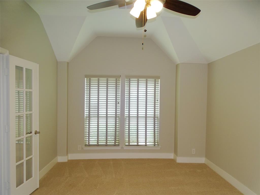 2125 Flora Lane Property Photo 4