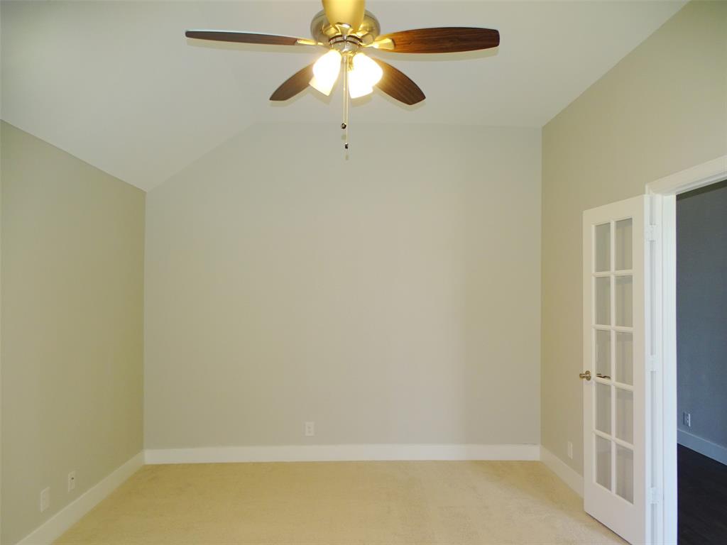 2125 Flora Lane Property Photo 5