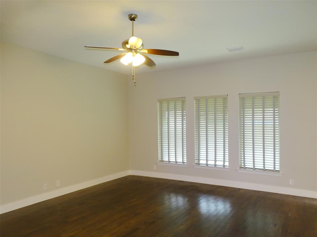 2125 Flora Lane Property Photo 6