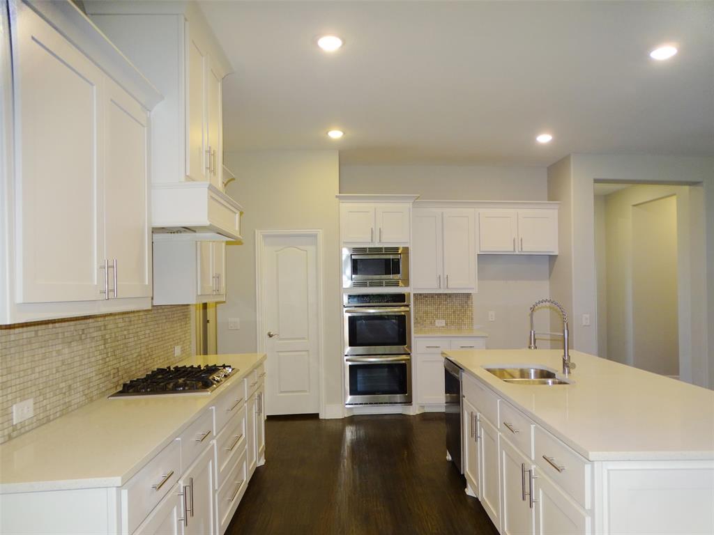 2125 Flora Lane Property Photo 10