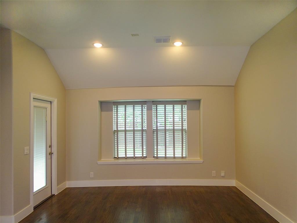 2125 Flora Lane Property Photo 15