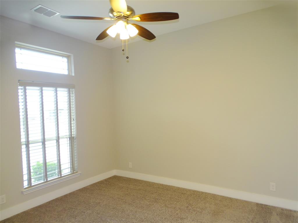 2125 Flora Lane Property Photo 28
