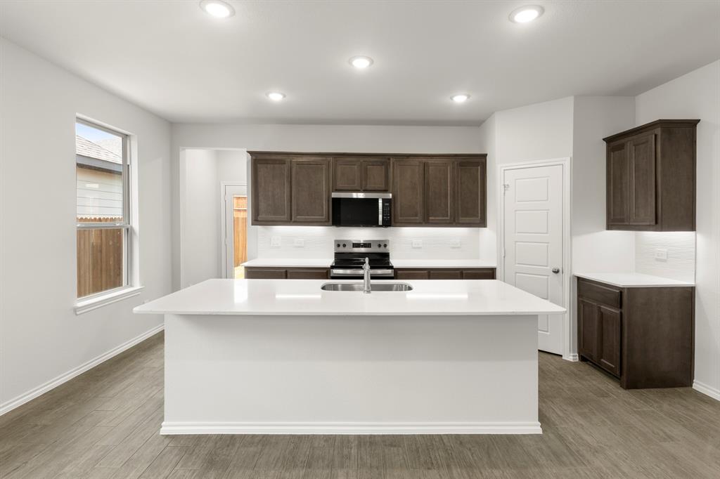 1708 Elle Lane Property Photo 7