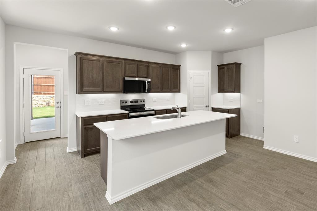 1708 Elle Lane Property Photo 8
