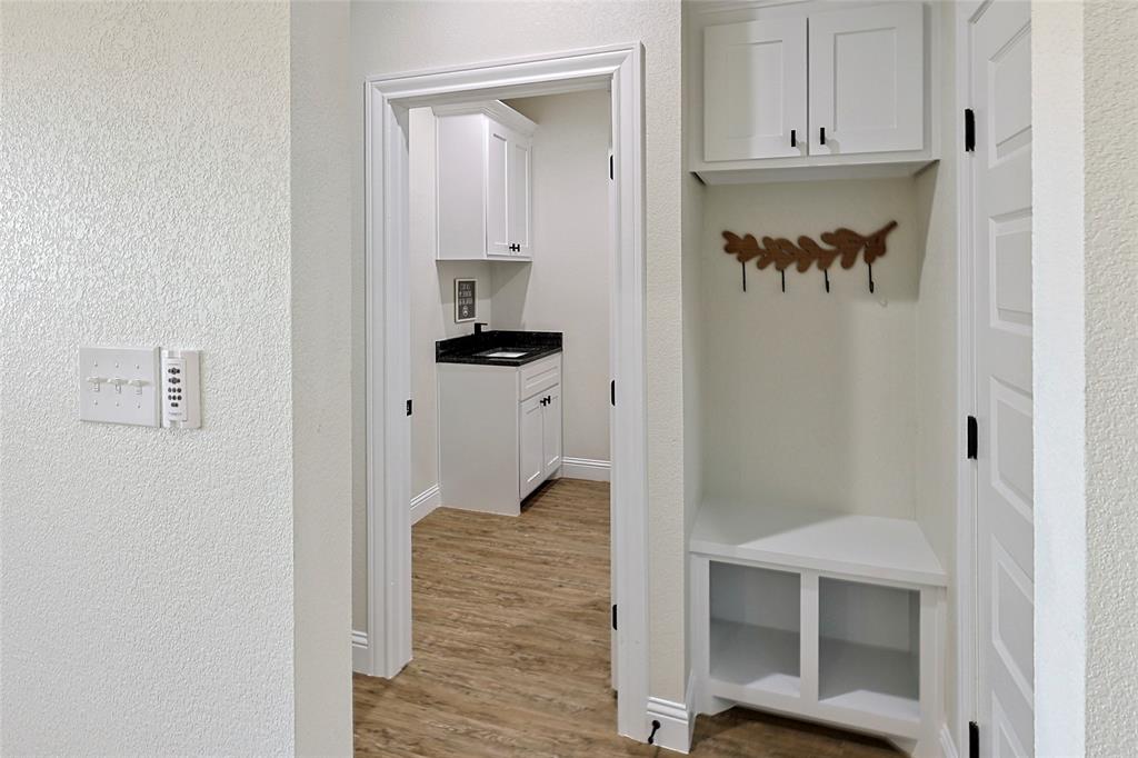 7582 Hudson Way Property Photo 9