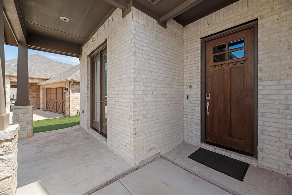 558 Torrey Pines Circle Property Photo 4