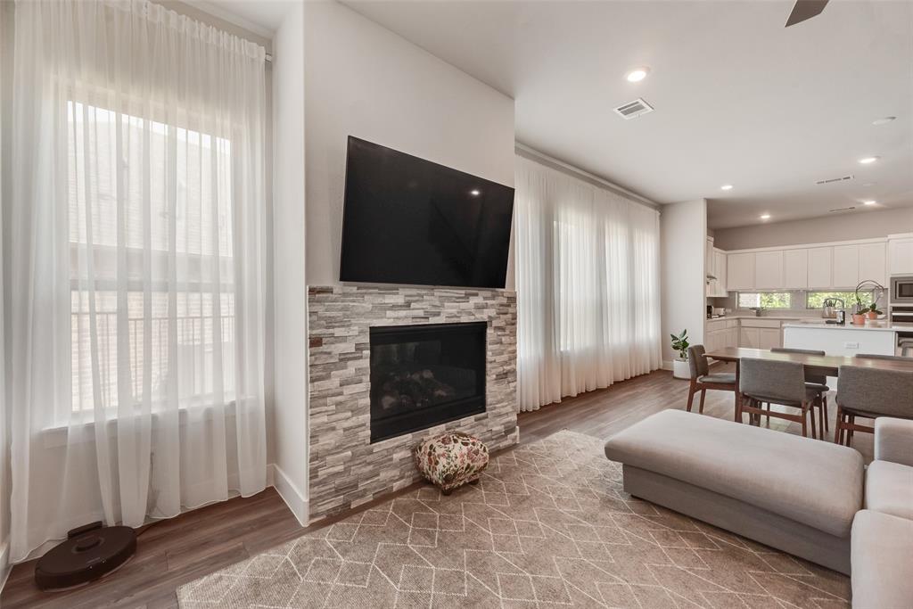 558 Torrey Pines Circle Property Photo 8
