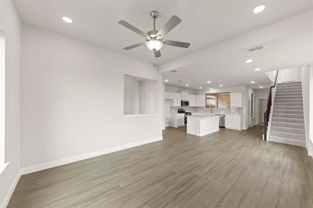 475 Shady Square Alley Property Photo 2