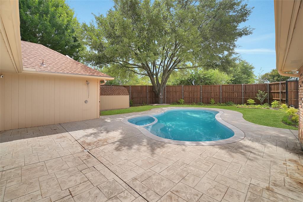 1304 Carriage Creek Drive Property Photo 26