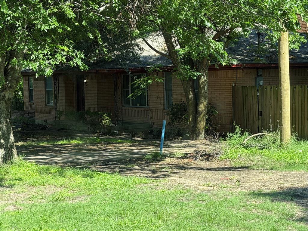 210 W Bear Creek Road Property Photo 2