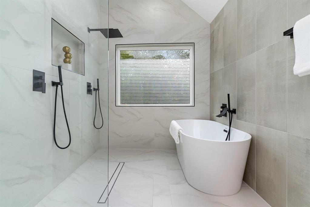 17732 Windflower Way Property Photo 4