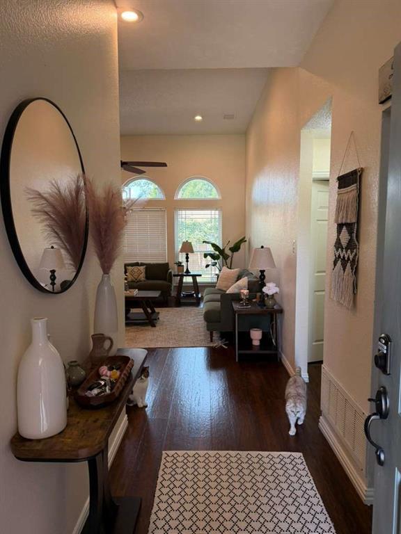 906 Busby Property Photo 4