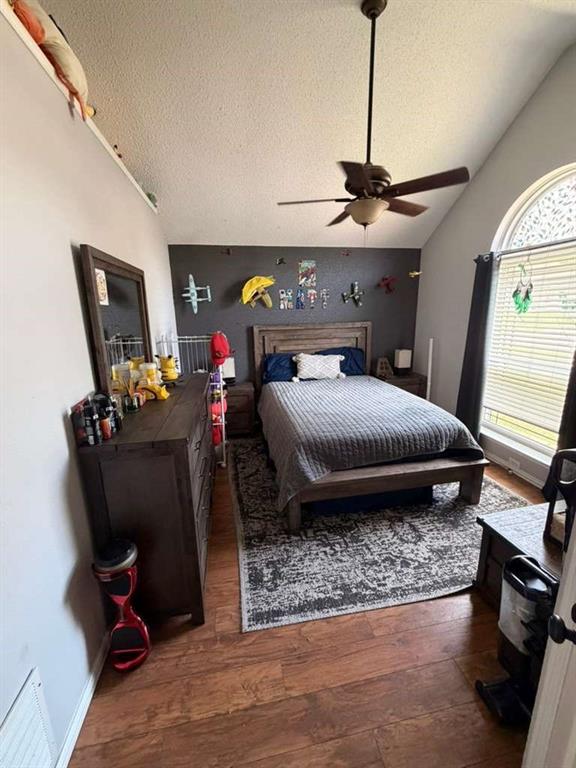906 Busby Property Photo 21