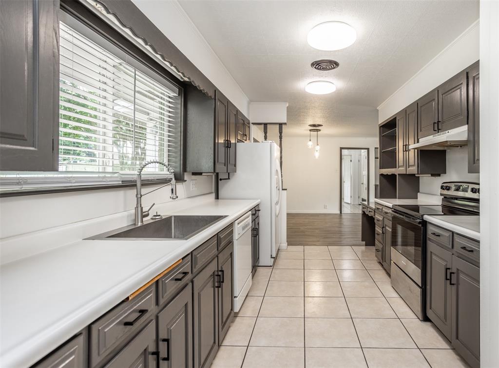 215 E Tennie Street Property Photo 18