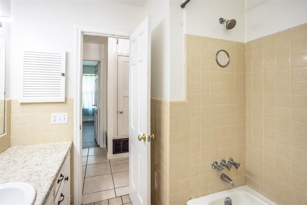 215 E Tennie Street Property Photo 22