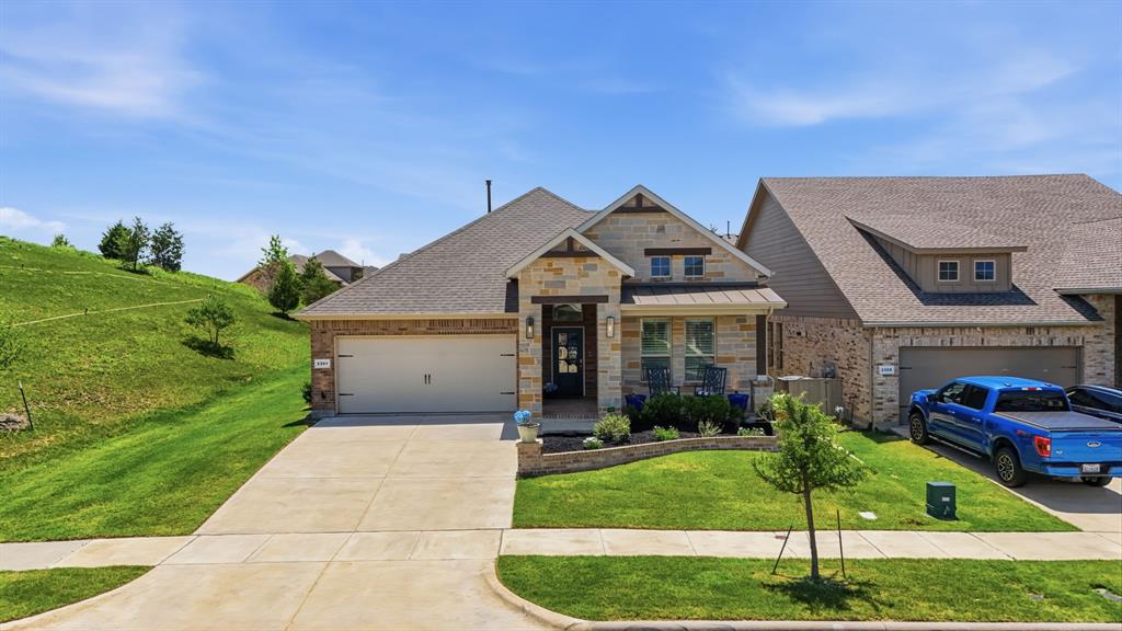 2301 Mockingbird Court Property Photo 3