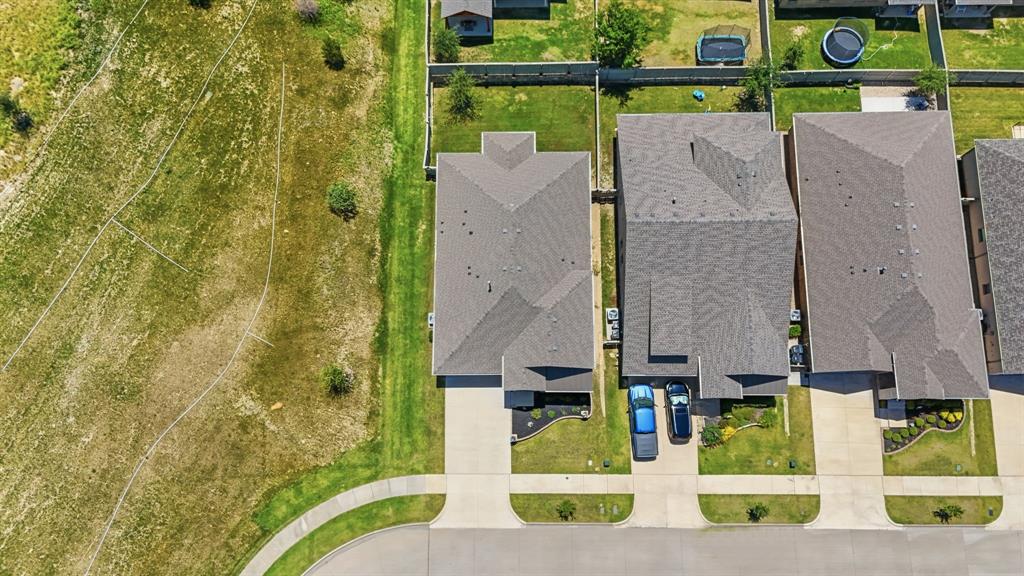 2301 Mockingbird Court Property Photo 5