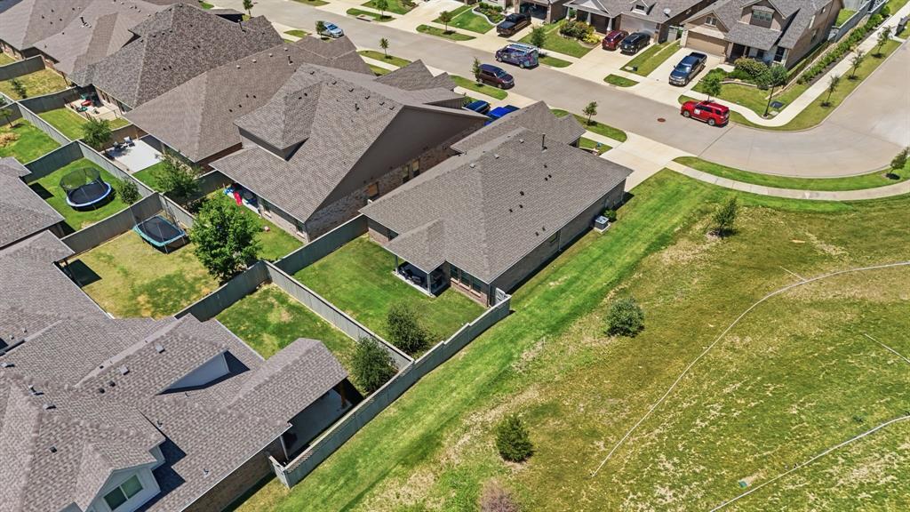 2301 Mockingbird Court Property Photo 6