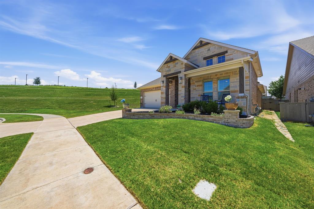 2301 Mockingbird Court Property Photo 10