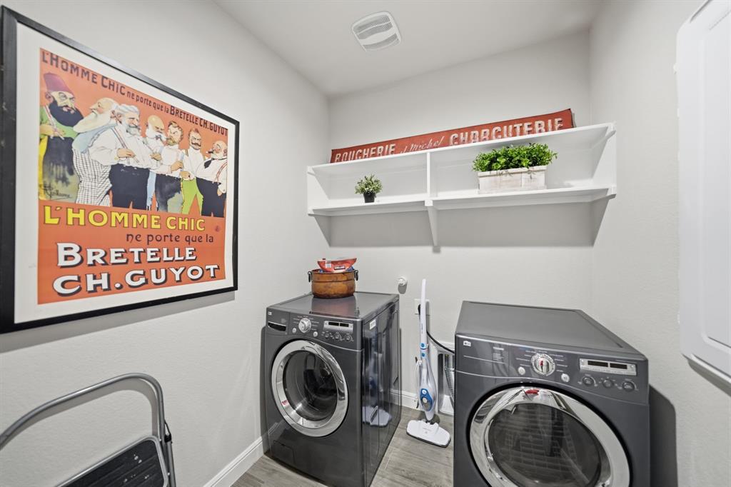 2301 Mockingbird Court Property Photo 13