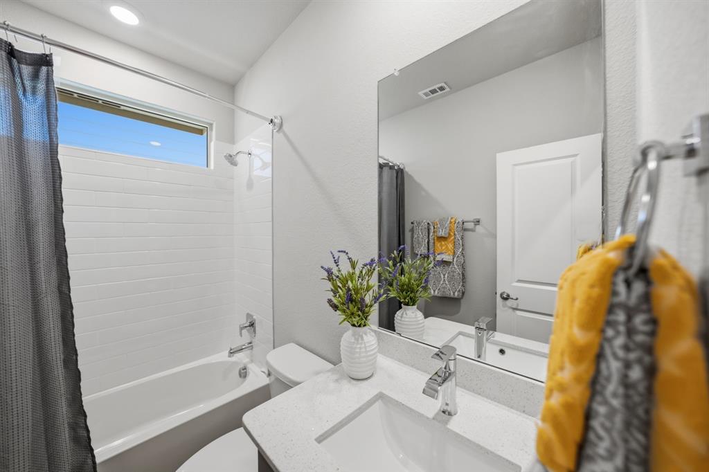 2301 Mockingbird Court Property Photo 15