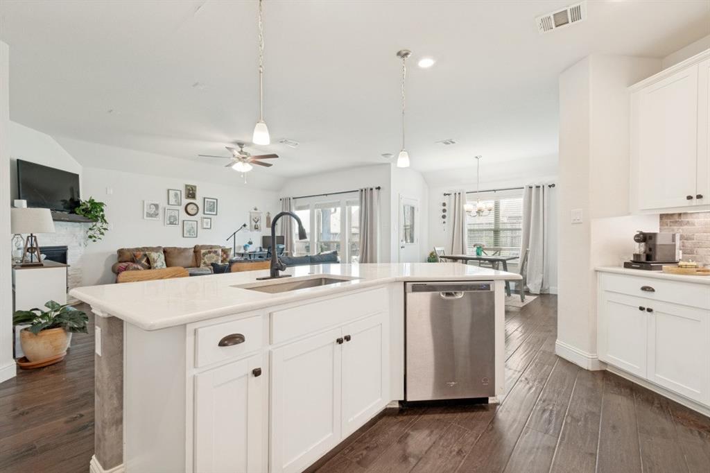 206 Highedge Drive Property Photo 8