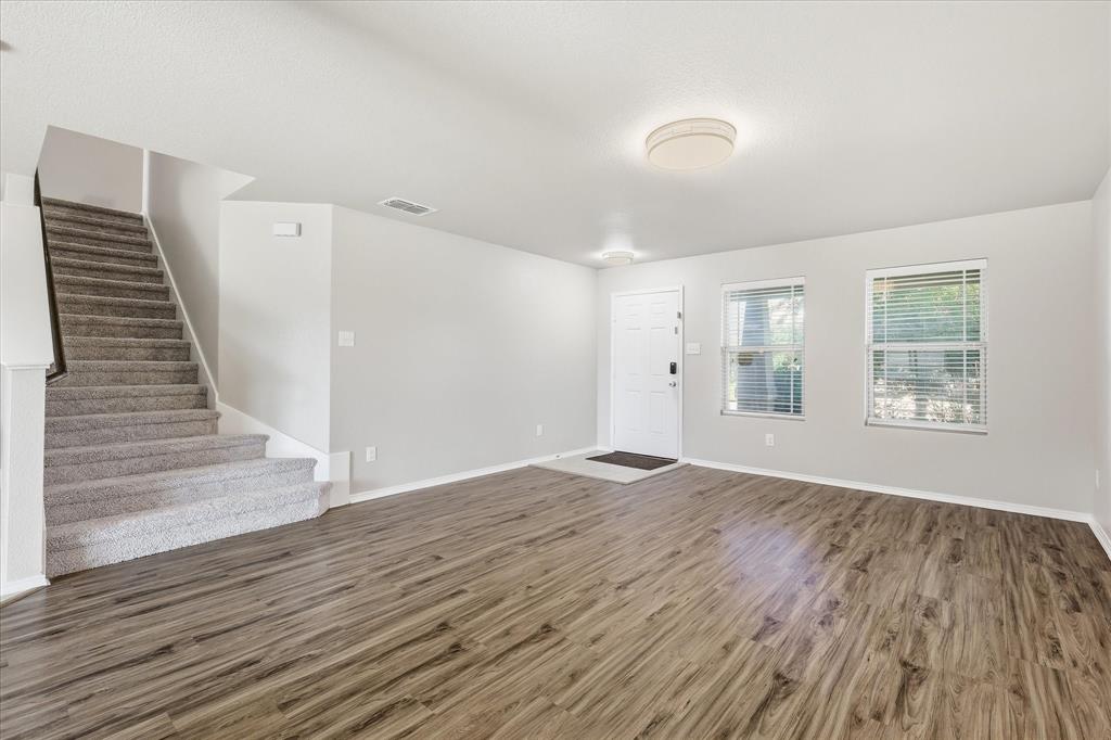 7708 Boat Wind Road Property Photo 4
