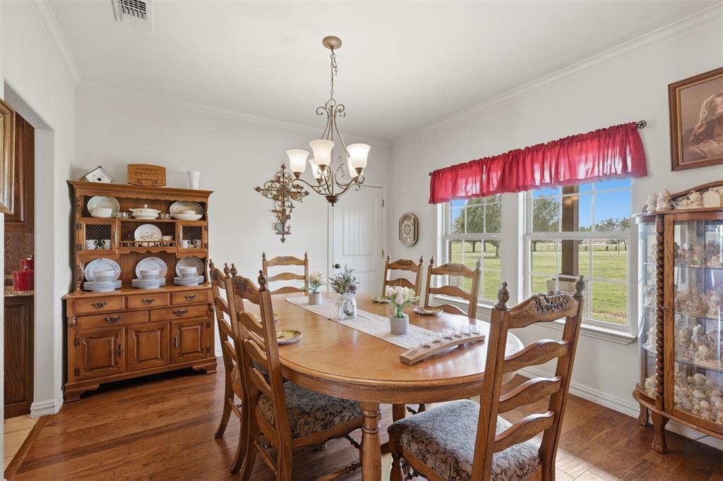 8737 E Fm 1567 Property Photo 5