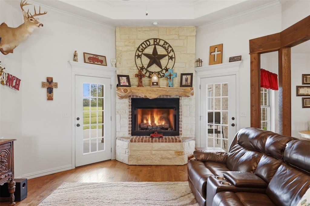 8737 E Fm 1567 Property Photo 11