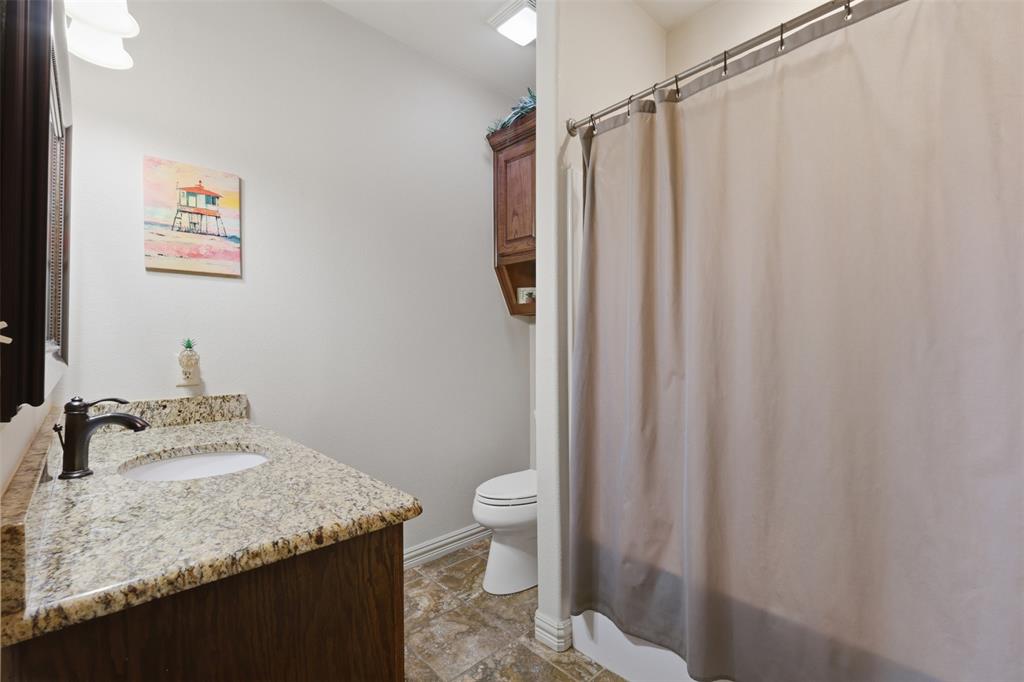8737 E Fm 1567 Property Photo 17