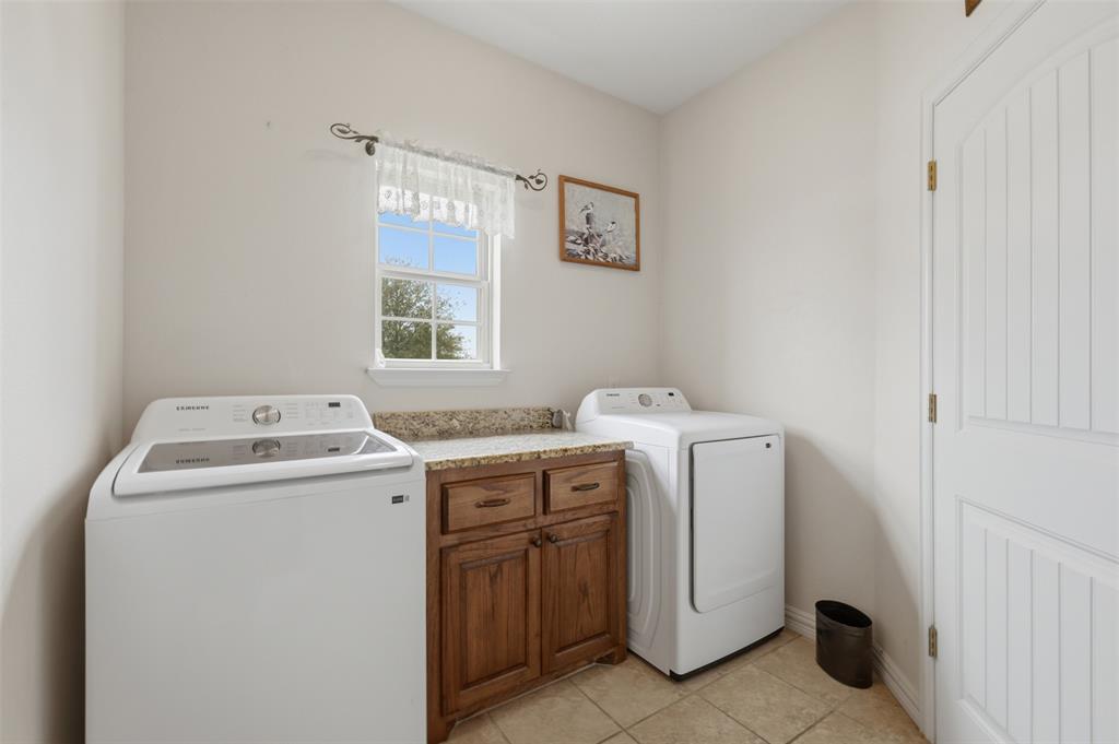 8737 E Fm 1567 Property Photo 20