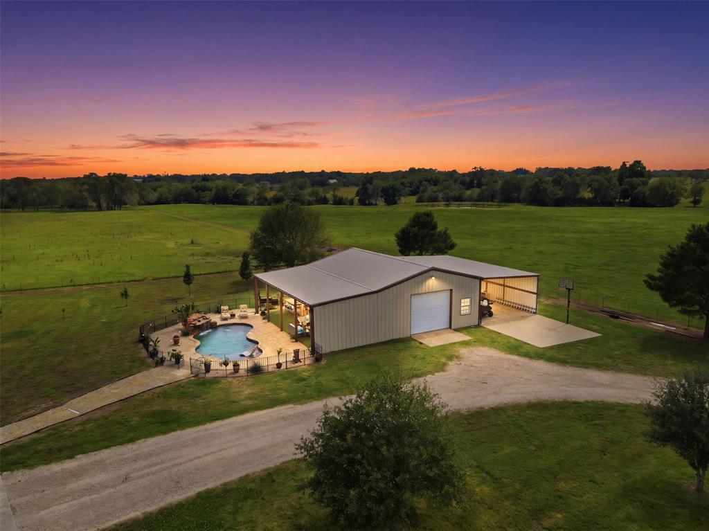 8737 E Fm 1567 Property Photo 25