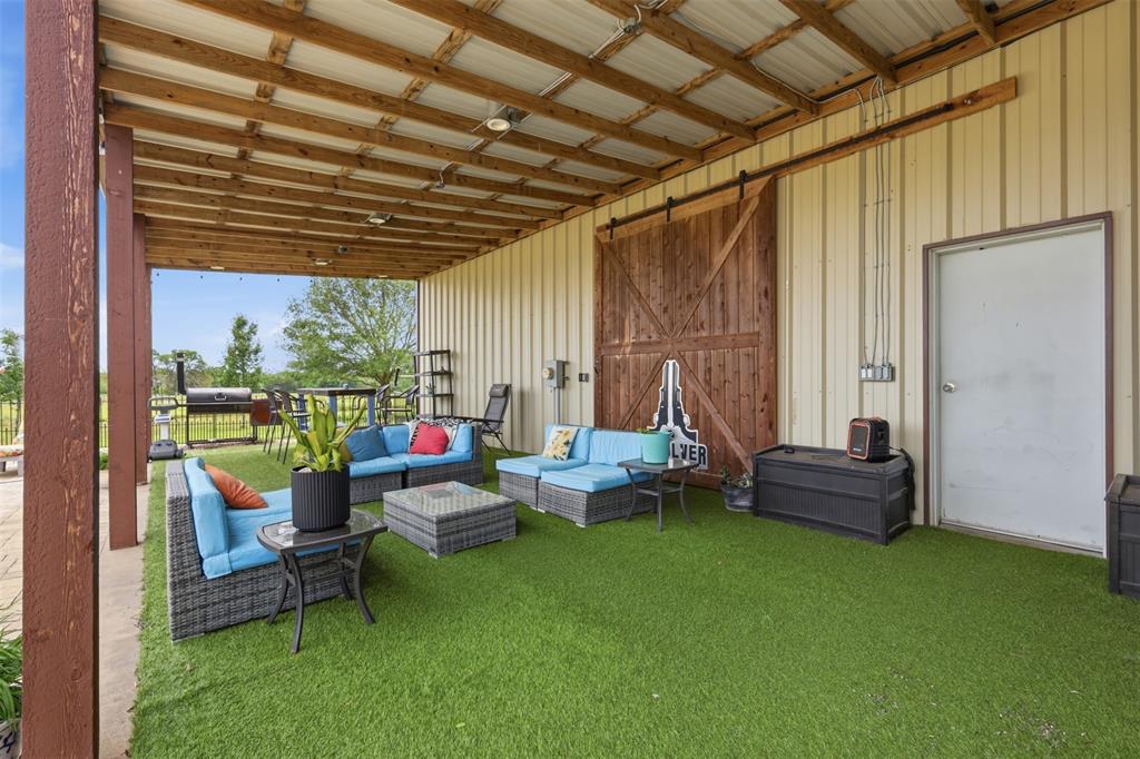 8737 E Fm 1567 Property Photo 28