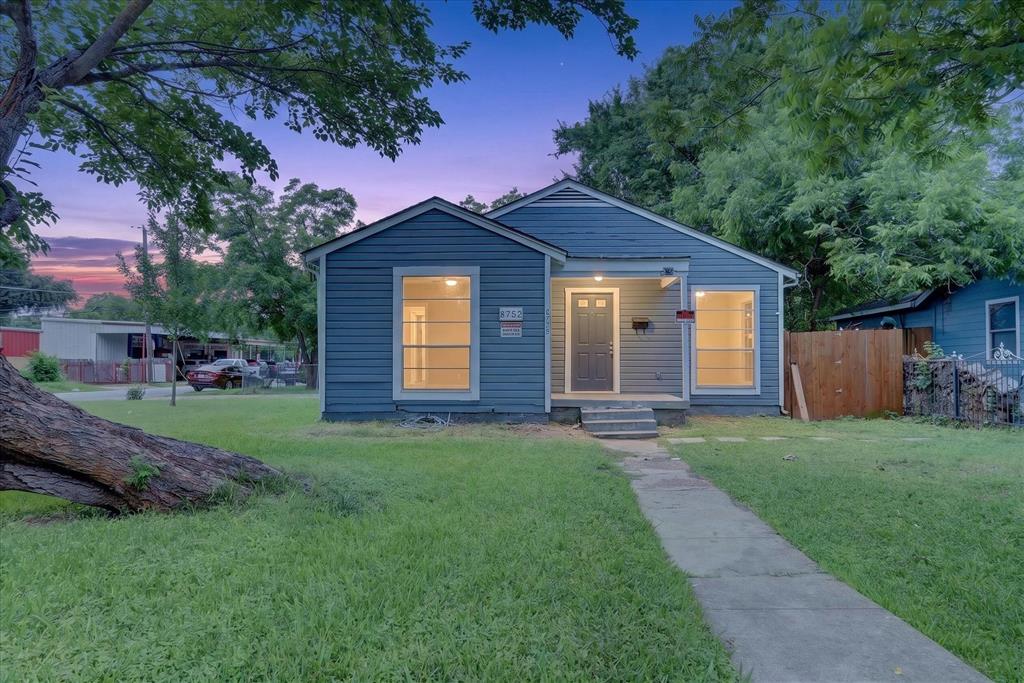 8752 Woodcastle Drive Property Photo 1