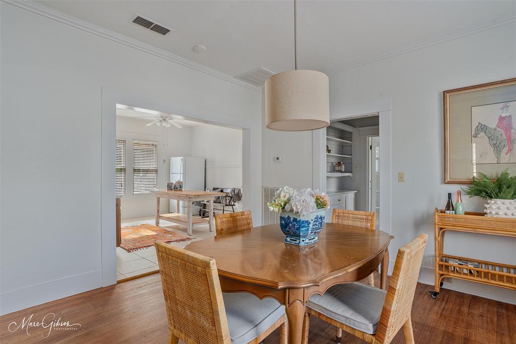 935 Elmwood Street Property Photo 6