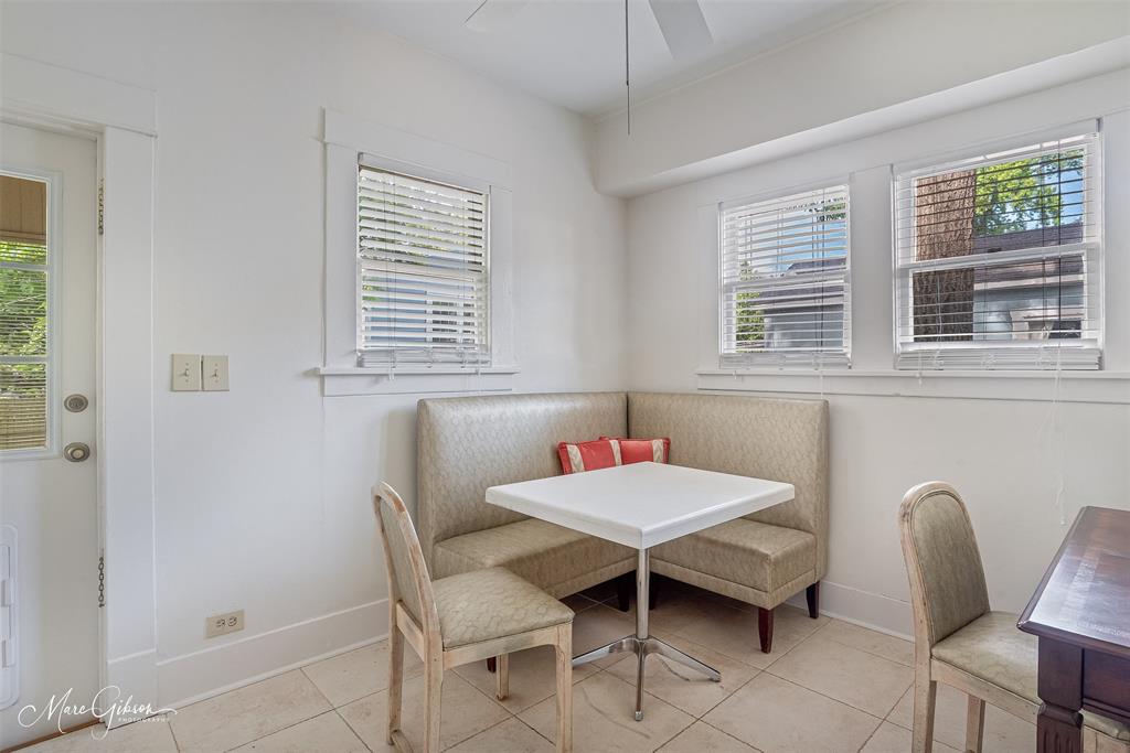 935 Elmwood Street Property Photo 11