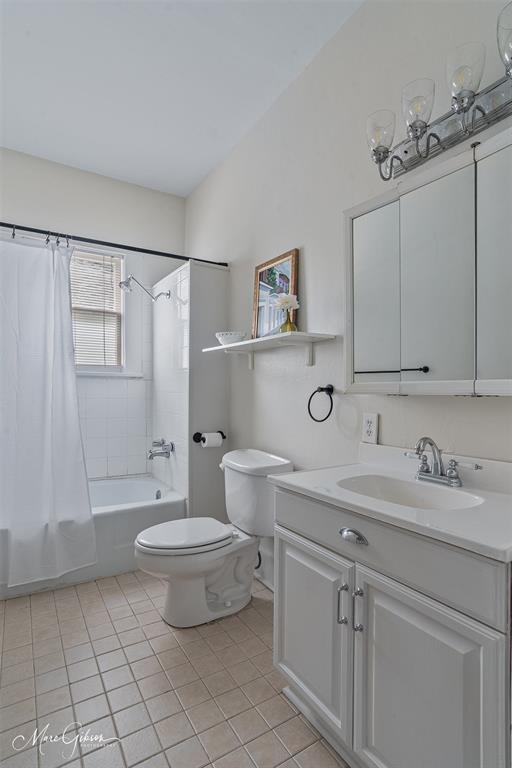 935 Elmwood Street Property Photo 14