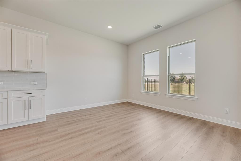 8893 Wyndemere Lane Property Photo 6