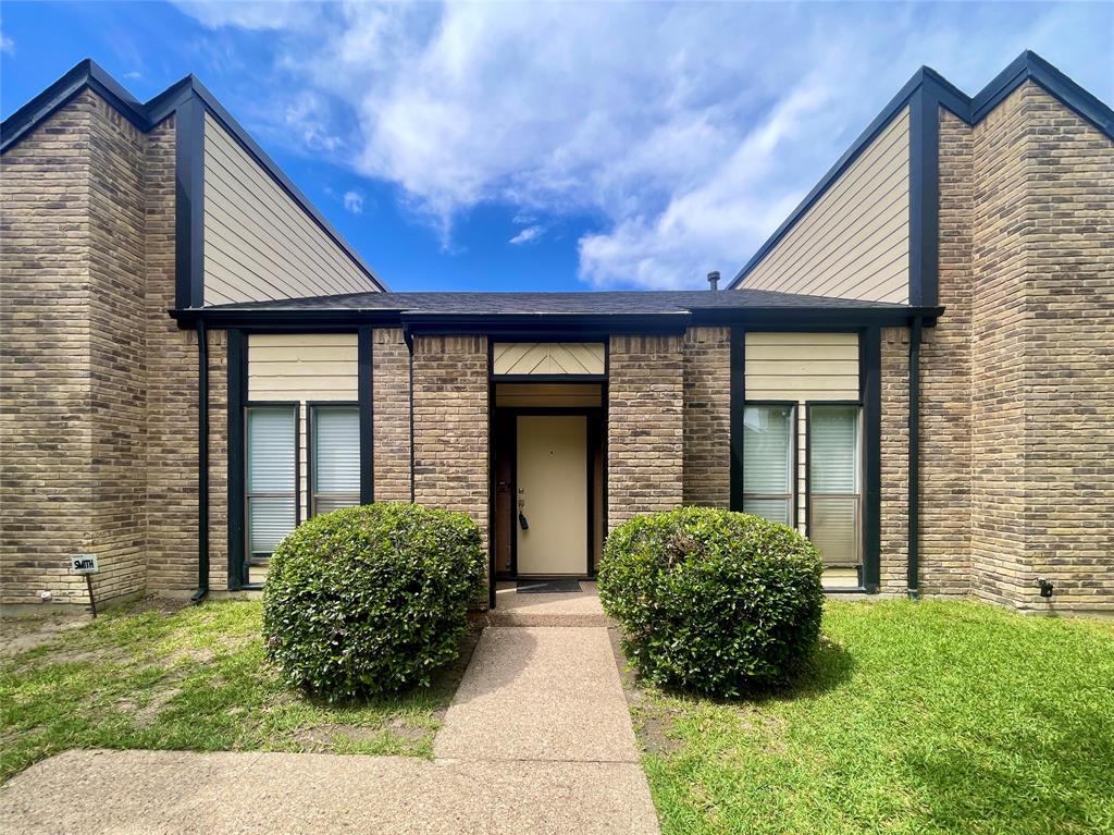 9931 Chimney Hill Lane Property Photo 3