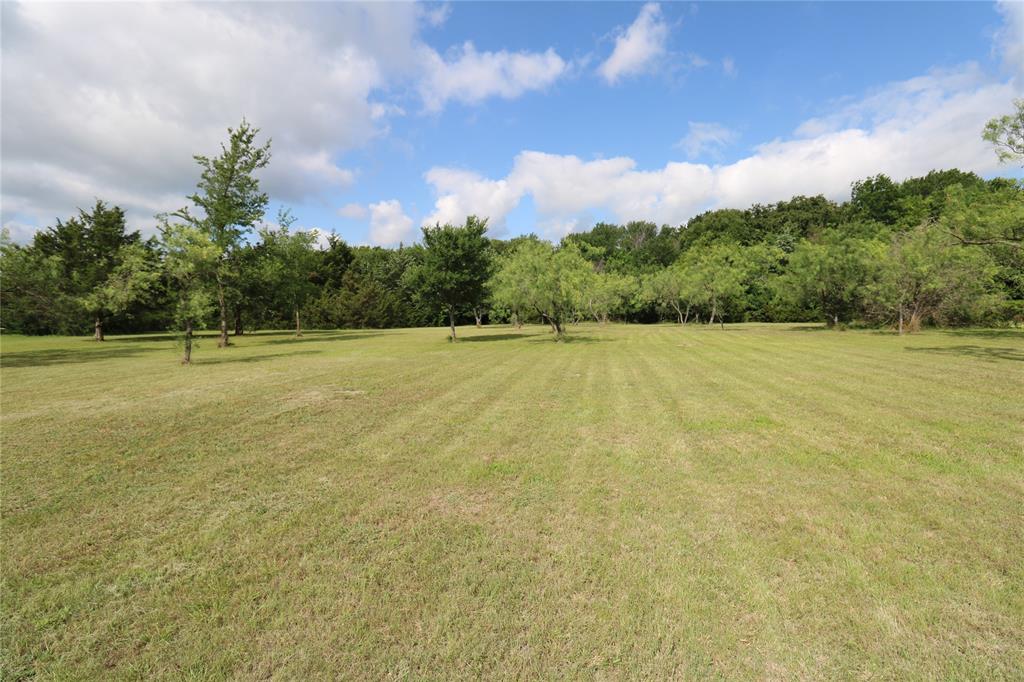 1090 Eagle Pass Property Photo 4