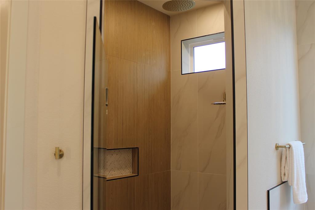 1090 Eagle Pass Property Photo 30