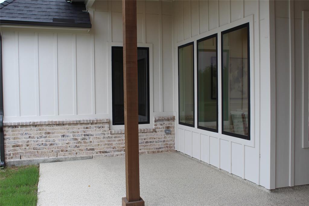1090 Eagle Pass Property Photo 33